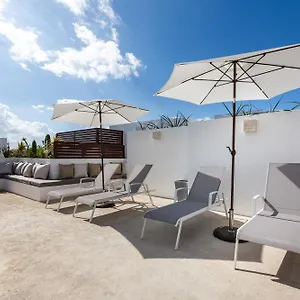 https://apt-caribbean-3.tulum-hotels.net